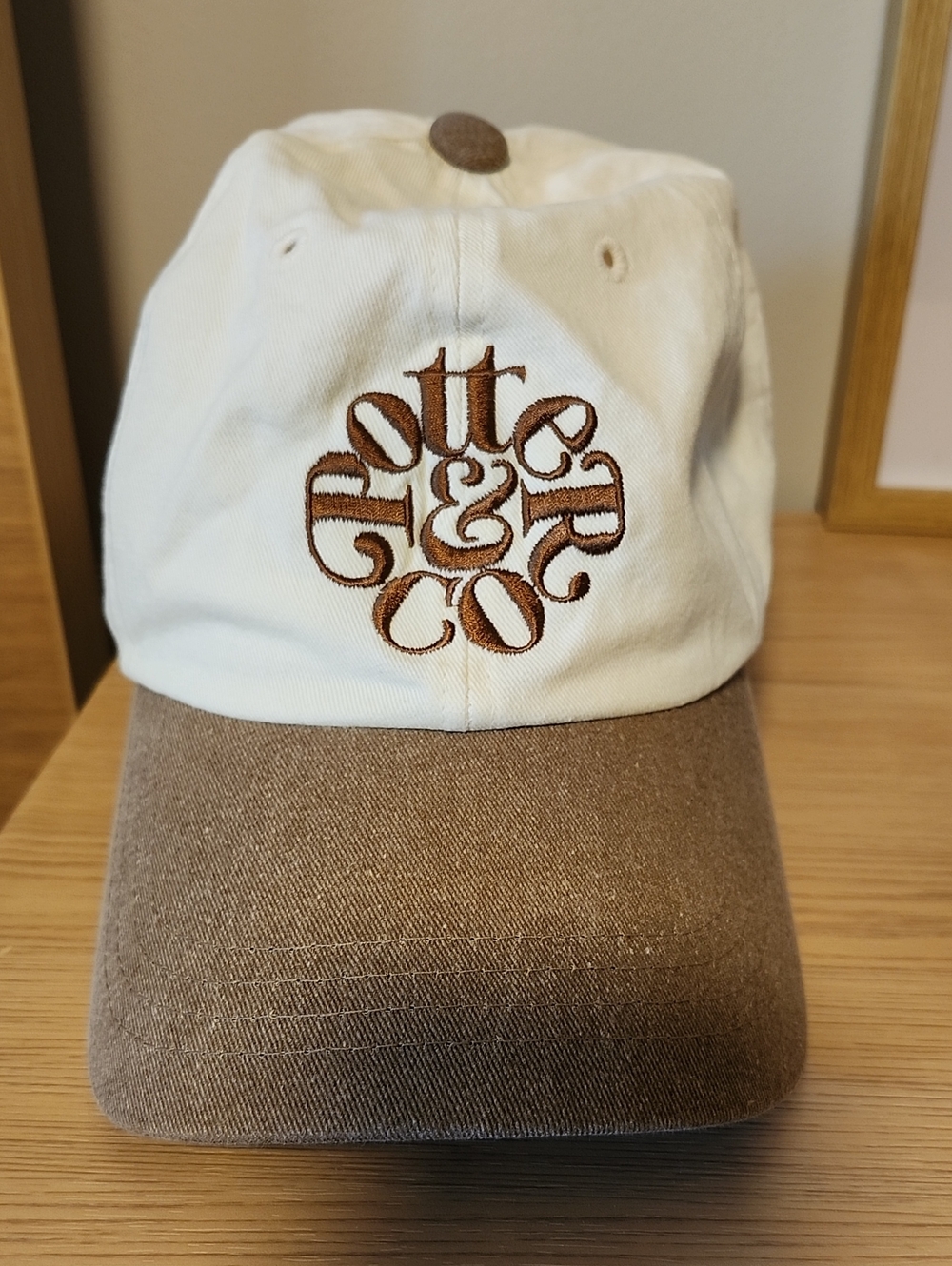 Brand New 100% Cotton Brown & White Embroidered Logo Baseball Cap Made In Korea
